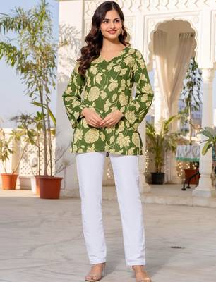 Womens green self design cotton fabric kurtis 3/4 sleeves v-neck 1