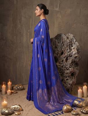 royal blue soft silk blend saree for women with blue blouse  4