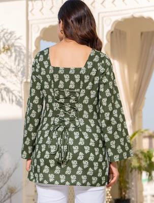Womens green self design cotton fabric kurtis 3/4 sleeves square neck 3
