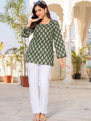 Womens green self design cotton fabric kurtis 3/4 sleeves square neck 4