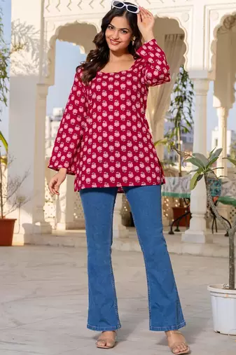 Womens maroon self design cotton fabric kurtis 3/4 sleeves square neck