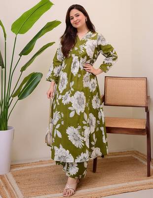 Womens olive self design cotton fabric co-ords 3/4 sleeves v-neck 3