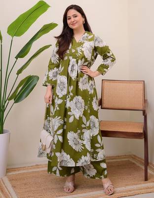 Womens olive self design cotton fabric co-ords 3/4 sleeves v-neck 5