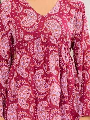 Womens maroon self design cotton fabric kurtis 3/4 sleeves v-neck 5
