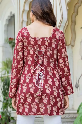 Womens maroon self design cotton fabric kurtis 3/4 sleeves square neck