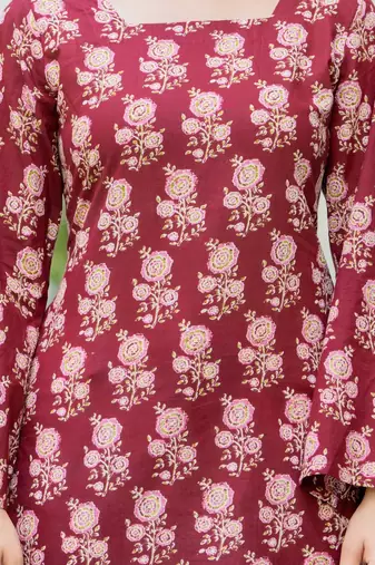 Womens maroon self design cotton fabric kurtis 3/4 sleeves square neck