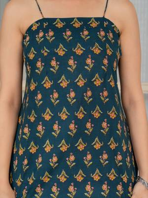 Womens teal self design cotton fabric kurtis sleeveless square neck 5
