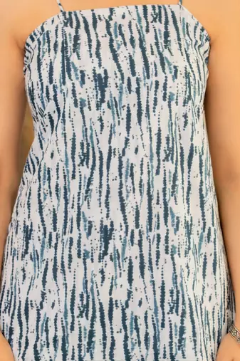 Womens white self design cotton fabric kurtis sleeveless square neck
