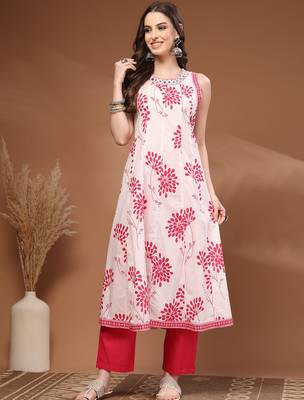 Womens pink self design cotton fabric kurta set sleeveless round neck 3