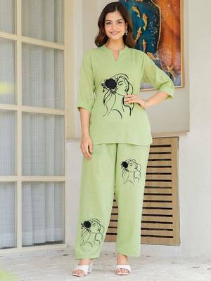 Womens green self design cotton fabric kurtis 3/4 sleeves mandarin collar 1