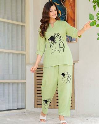 Womens green self design cotton fabric kurtis 3/4 sleeves mandarin collar 3