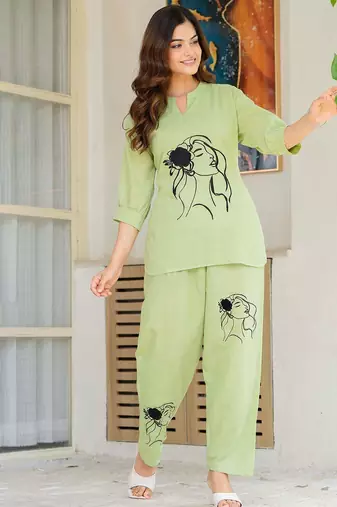 Womens green self design cotton fabric kurtis 3/4 sleeves mandarin collar