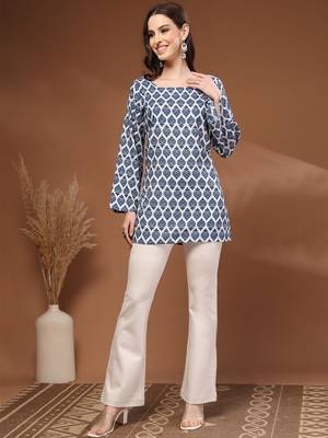 Womens navy blue self design cotton fabric kurtis 3/4 sleeves square neck 4