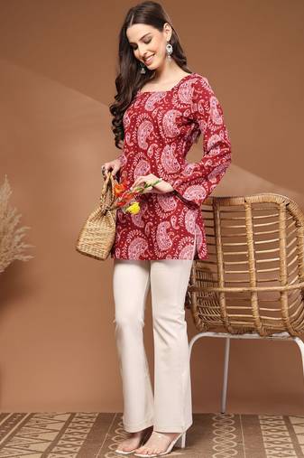 Womens maroon self design cotton fabric kurtis 3/4 sleeves square neck