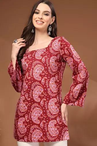 Womens maroon self design cotton fabric kurtis 3/4 sleeves square neck