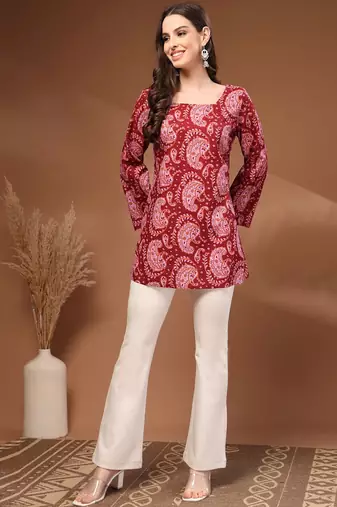 Womens maroon self design cotton fabric kurtis 3/4 sleeves square neck