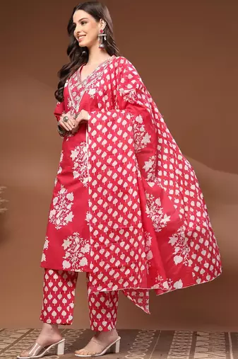 Womens red self design cotton fabric kurta set 3/4 sleeves v-neck
