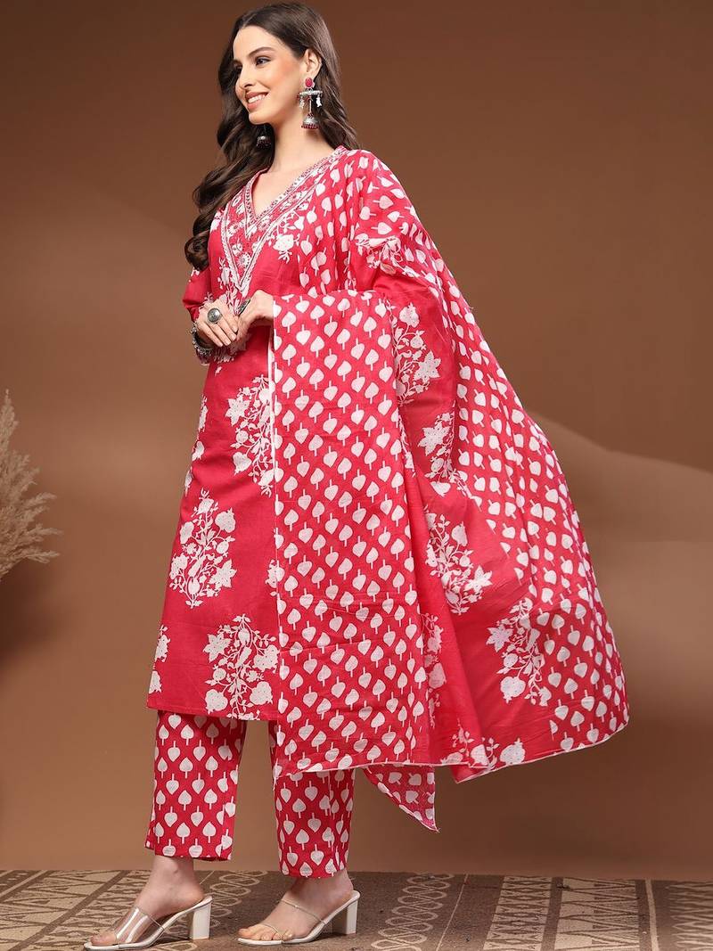 Womens red self design cotton fabric kurta set 3/4 sleeves v-neck