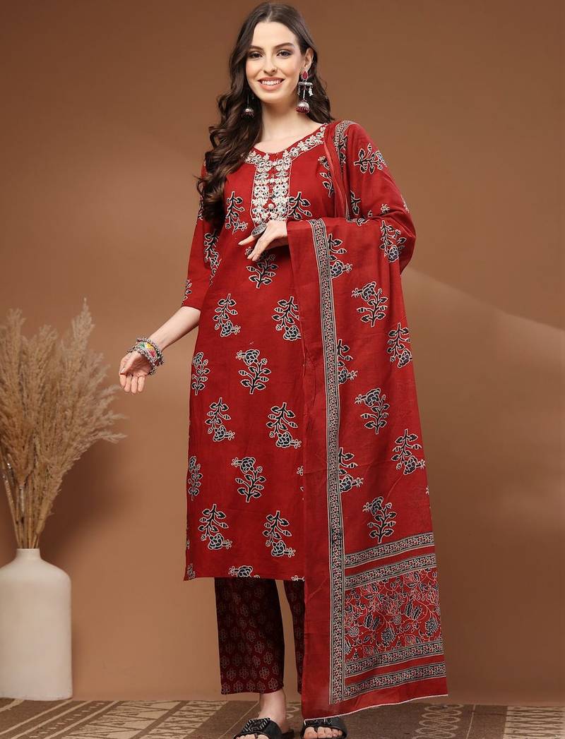 Womens red self design cotton fabric kurta set 3/4 sleeves round neck