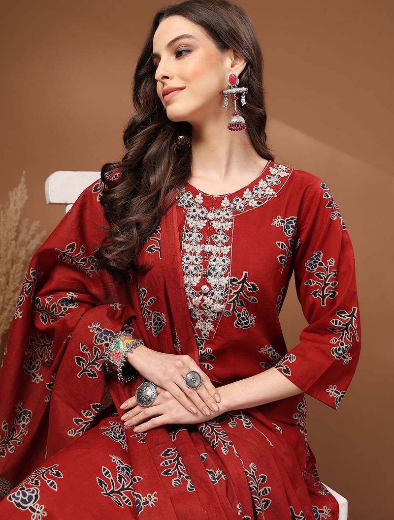 Womens red self design cotton fabric kurta set 3/4 sleeves round neck