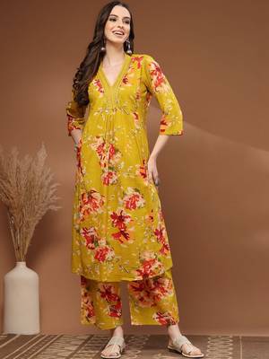 Womens yellow self design cotton fabric kurta set 3/4 sleeves v-neck 1