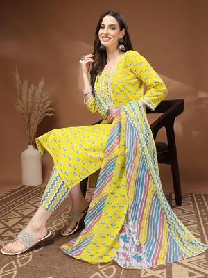 Womens yellow self design cotton fabric kurta set 3/4 sleeves round neck 5