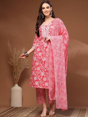 Womens red self design cotton fabric kurta set 3/4 sleeves round neck 1