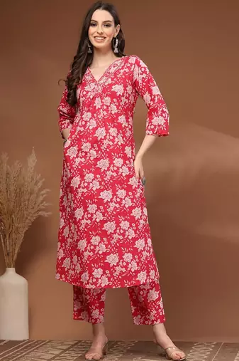 Womens red self design cotton fabric kurta set 3/4 sleeves v-neck