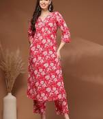 Womens red self design cotton fabric kurta set 3/4 sleeves v-neck