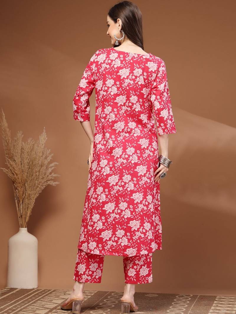 Womens red self design cotton fabric kurta set 3/4 sleeves v-neck
