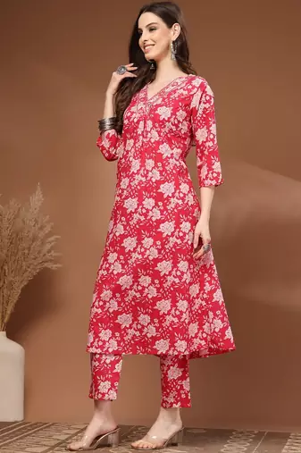 Womens red self design cotton fabric kurta set 3/4 sleeves v-neck