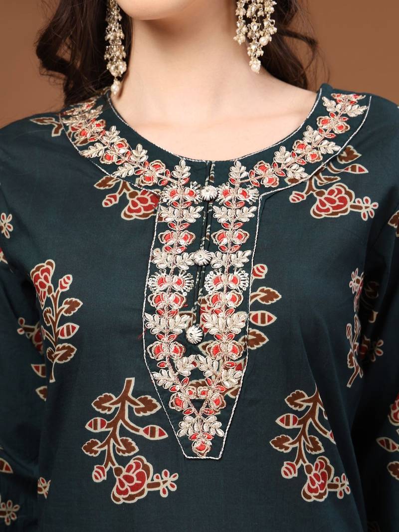 Womens green self design cotton fabric kurta set 3/4 sleeves round neck