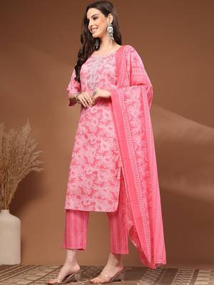 Womens pink self design cotton fabric kurta set 3/4 sleeves round neck 3