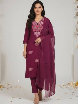 Womens maroon self design cotton fabric kurta set 3/4 sleeves v-neck 1