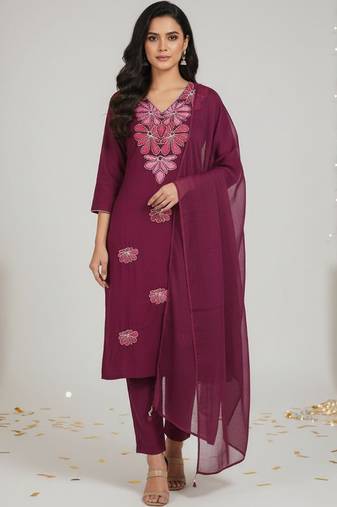 Womens maroon self design cotton fabric kurta set 3/4 sleeves v-neck