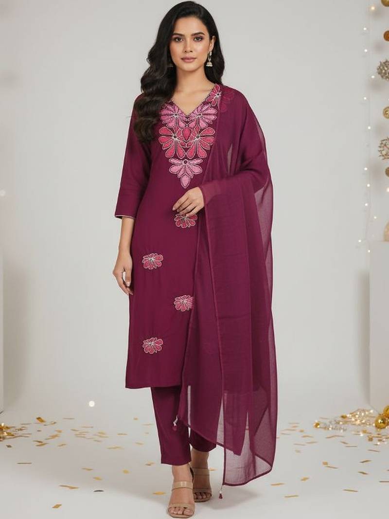 Womens maroon self design cotton fabric kurta set 3/4 sleeves v-neck