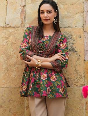 Womens green self design cotton fabric kurtis 3/4 sleeves boat neck 1