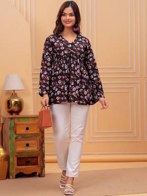Womens black self design cotton fabric kurtis 3/4 sleeves v-neck 4