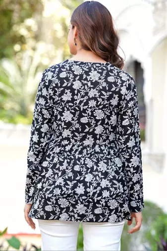 Womens black self design cotton fabric kurtis 3/4 sleeves v-neck