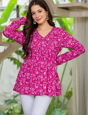 Womens pink self design cotton fabric kurtis 3/4 sleeves v-neck 2