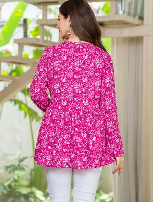 Womens pink self design cotton fabric kurtis 3/4 sleeves v-neck 3
