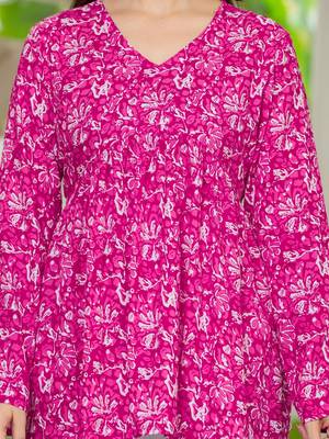 Womens pink self design cotton fabric kurtis 3/4 sleeves v-neck 5