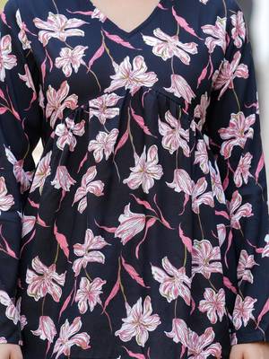 Womens black self design cotton fabric kurtis 3/4 sleeves v-neck 5