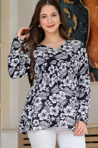 Womens black self design cotton fabric kurtis 3/4 sleeves v-neck