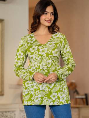 Womens green self design cotton fabric kurtis 3/4 sleeves v-neck 2