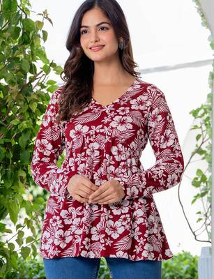 Womens maroon self design cotton fabric kurtis 3/4 sleeves v-neck 2