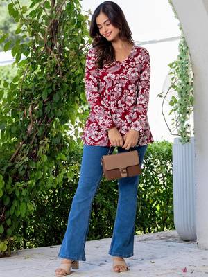 Womens maroon self design cotton fabric kurtis 3/4 sleeves v-neck 4