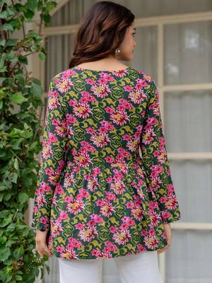 Womens green self design cotton fabric kurtis 3/4 sleeves v-neck 3