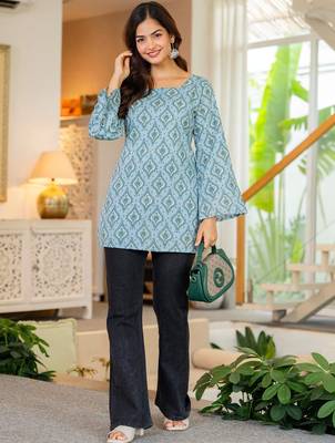 Womens blue self design cotton fabric kurtis 3/4 sleeves sqaure neck 4