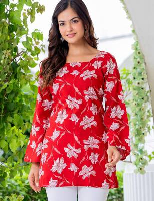 Womens red self design cotton fabric kurtis 3/4 sleeves sqaure neck 2
